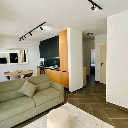 Liv 3 Apartment *